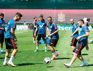 Spanish turmoil adds spice to Iberian derby