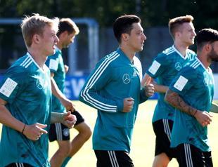 Troubled Germany look to make World Cup statement against Mexico