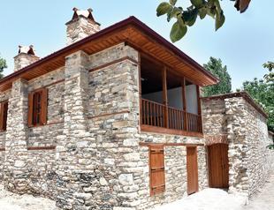 Seljuk bath restored in ‘city of gladiators’