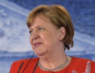 Hardline ally in new attack against Merkel over eurozone budget