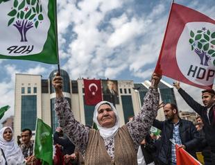 HDP passes electoral threshold, keeps seats in parliament