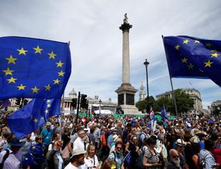 EU watchdog tells banks to speed up Brexit preparations