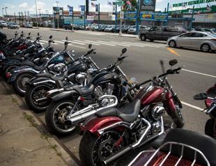 Trump blasts Harley plan to shift US production
