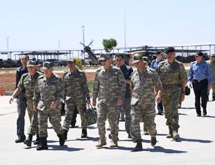 Turkey’s military chief visits troops on Syria border