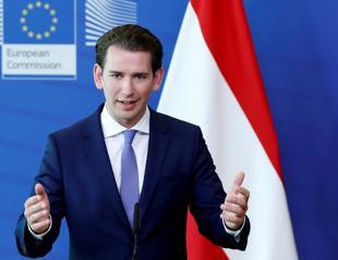Austria says to ’protect’ its borders after German migrant deal