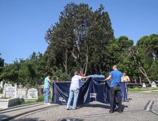 Iconic Turkish weightlifter Süleymanoğlus body exhumed from grave in Japanese paternity case