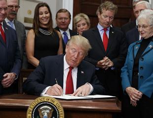 Trump administration freezes payments under ’Obamacare’