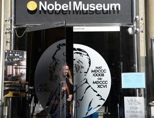 Swedish intellectuals form new literature prize in Nobel protest
