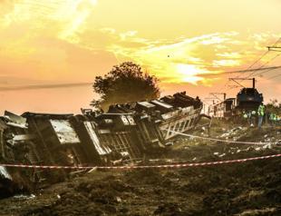 Train derailment kills at least 24 in northwestern Turkey