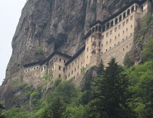Sümela Monastery still draws visitors to Trabzon