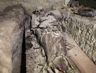 New discovery near Egypts pyramids reveals mummification workshop