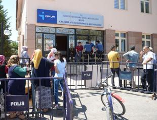 Turkey’s unemployment rate falls to single digits in April, data shows