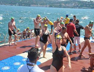 2,400 swimmers to cross Istanbul’s Bosphorus in cross-continental swimming race