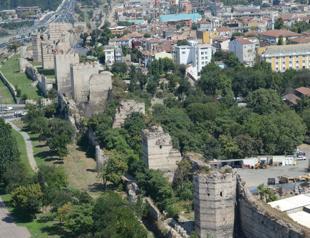Turkish Culture Ministry restoring Istanbul’s ancient city walls