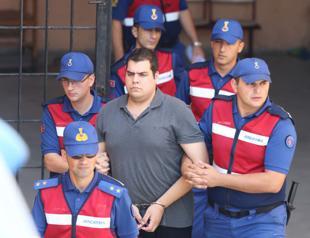 Turkish court rules to keep two Greek soldiers in custody