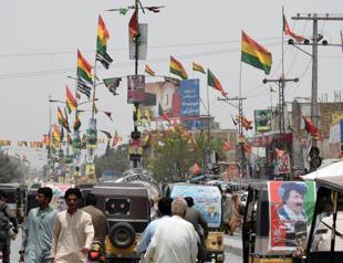 Military looms large over divisive Pakistan election