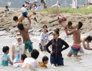 Japan heatwave kills over a dozen, 12,000 rushed to hospital