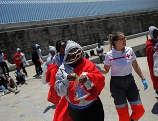 Spain rescues nearly 500 migrants at sea in a single day