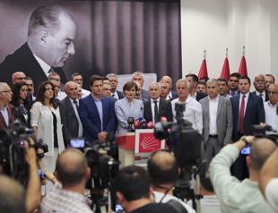 CHP provincial heads throw support behind chair Kılıçdaroğlu amid leadership crisis