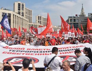 Thousands of Russians protest against pension age hike