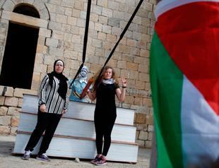 Erdoğan speaks with Palestinian teenage protester Ahed Tamimi over the phone