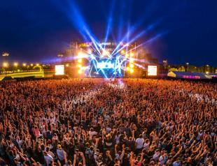 Lollapalooza 2018 to start --and other events in international news agenda