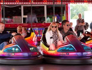 Annoying or peaceful Turks question why Finns don’t bump bumper cars