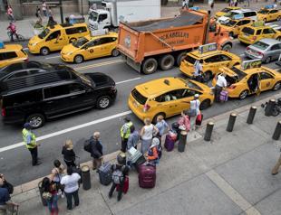 New York moves to cap Uber, app-ride vehicles