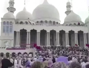 Thousands in China mosque standoff over demolition plan
