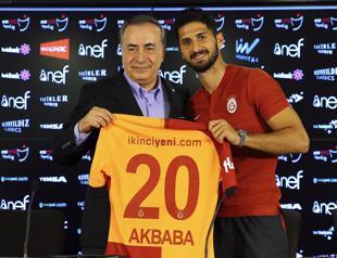 Galatasaray welcomes midfielder Emre Akbaba