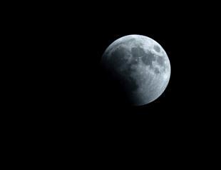 Scientists confirm ice exists at Moons poles