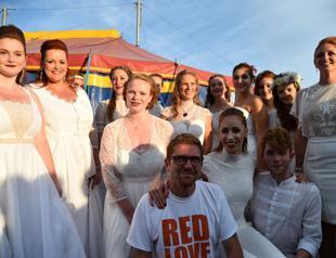 Red love: Hundreds of redheads gather in western France
