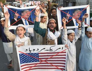 Pentagon moves to scrap $300 million in aid to Pakistan