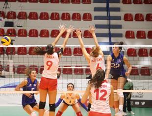 Turkeys U19 women reach semis in European Volleyball
