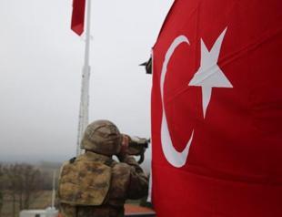 Greece returns 2 Turkish soldiers at border
