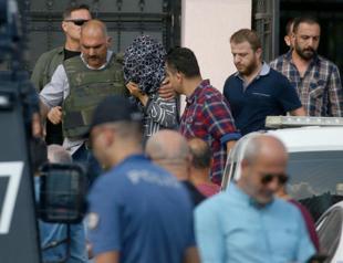 Soldier takes girlfriend hostage in Istanbul school