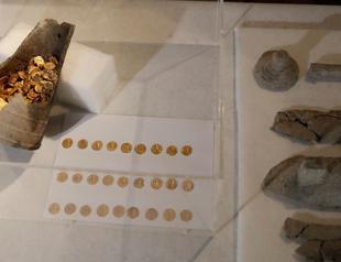 Roman gold coins discovered in Italian theater