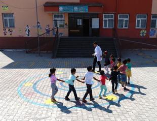 Removal of co-education clause from Turkish Education Ministry’s regulations stirs debate