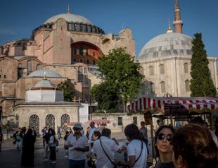 Demand for Hagia Sophia to be opened for prayer ‘inadmissible,’ says top court