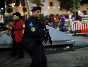 Mariachi gunmen kills three in Mexico City