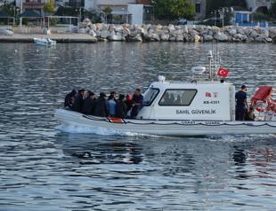 Turkish Coast Guard rescues 16 migrants as boat capsizes