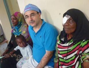 Turkish doctor operates thousands of eyes in Africa