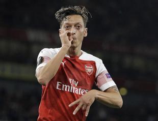 Turkish-German footballer Özil grateful for Boateng’s backing