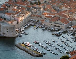 Mass tourism threatens Croatias Game of Thrones town