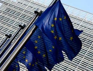 EU fines banks over $1 billion over foreign exchange cartel