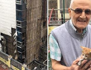 Turkish pensioner saves cats from fire by risking his life