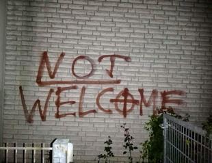 Suspected Neo-Nazis vandalize mosque in Germany