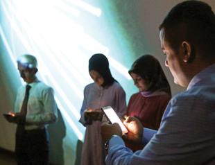 Turks spend over 400 minutes on phone each month