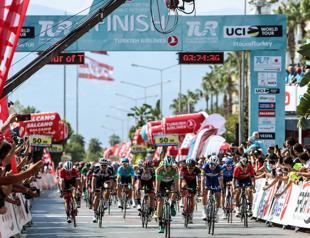 Bennett wins Stage 2 in Tour of Turkey, grabs turquoise jersey