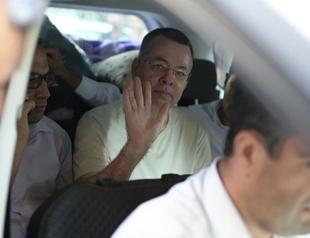 Turkish court releases US pastor Brunson after eventful hearing